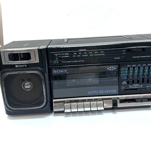 Vintage Sony CFS-1010 AM FM Stereo Cassette Player Recorder Boombox Radio - Picture 2 of 6